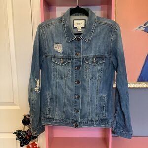 Forever 21 Distressed Jean Jacket 🪆